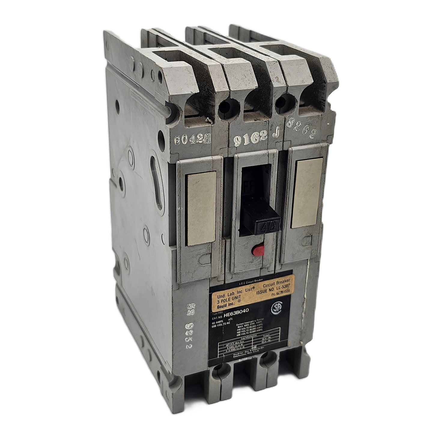 Cutler-Hammer HE63B040 Circuit Breaker 3-Pole 40Amps  Bolt-On