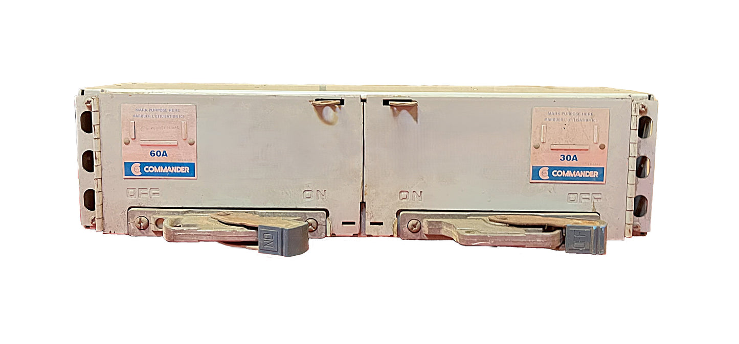 Commander QSF2136 Double Heavy Duty Switchgear / Safety Switch Assembly 1 × 3-Pole 60A + 1 × 3-Pole 30A, 600V AC, Fusible, NEMA 1